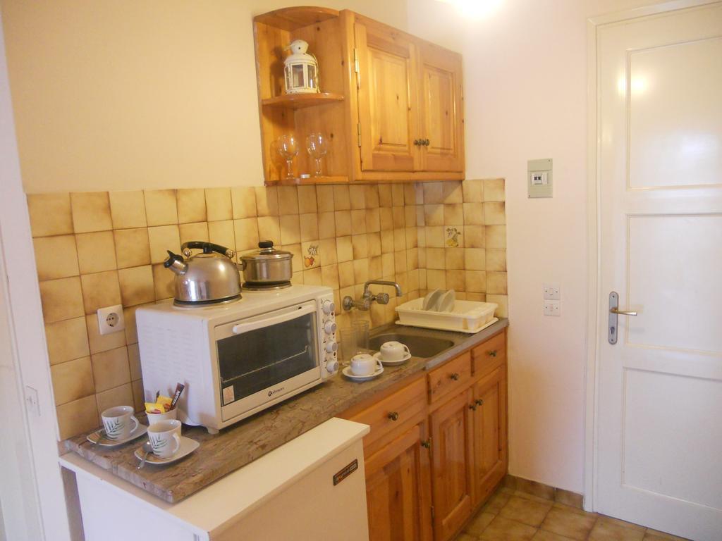 Elli Marina Studios And Apartments Benitses  Habitación foto